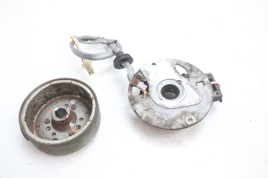 photo de ROTOR ESTATOR MBK STUNT NAKED 50 (2004 - 2018) - Detalhe da peça