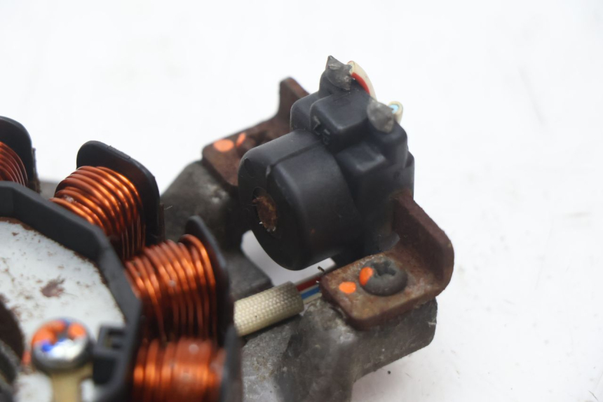photo de ROTOR ESTATOR MBK STUNT NAKED 50 (2004 - 2018) - Pontos de fixação