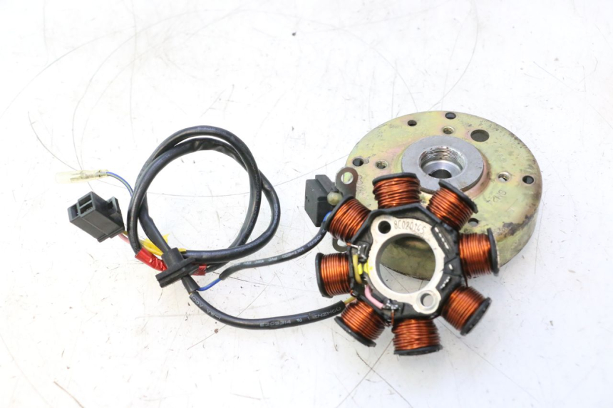 photo de ROTOR ESTATOR KYMCO SUPER 8 2T 50 (2007 - 2013) - Pontos de fixação