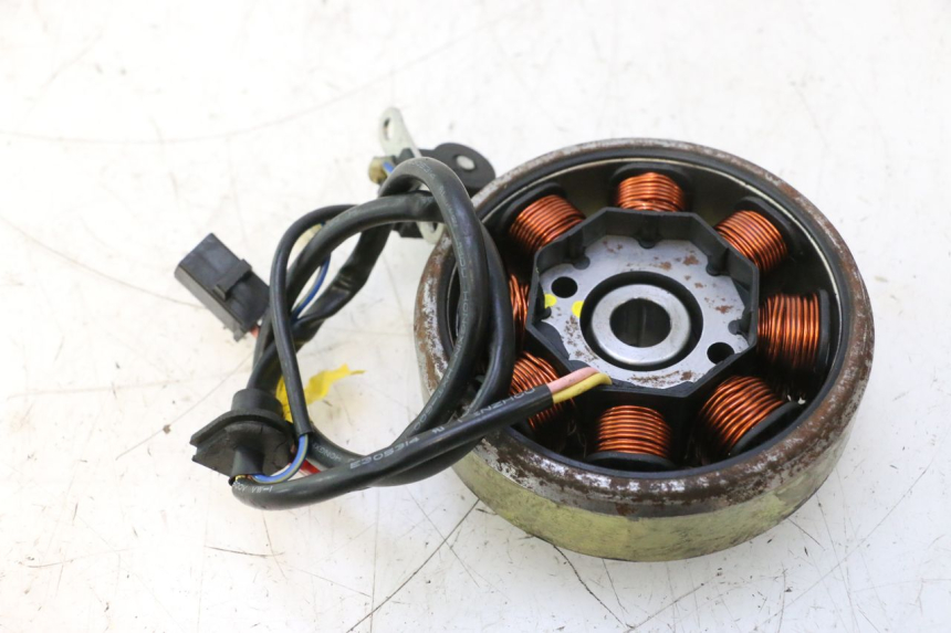 photo de ROTOR ESTATOR KYMCO SUPER 8 2T 50 (2007 - 2013) - Estado da superfície