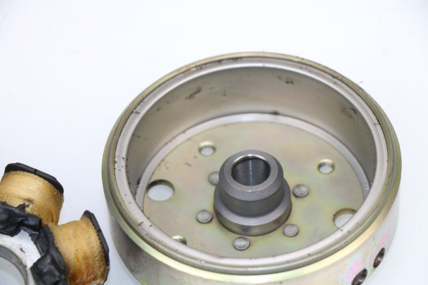 photo de ROTOR ESTATOR BAOTIAN TRAVEL SPIRIT 50 (2010 - 2012) - Pontos de fixação