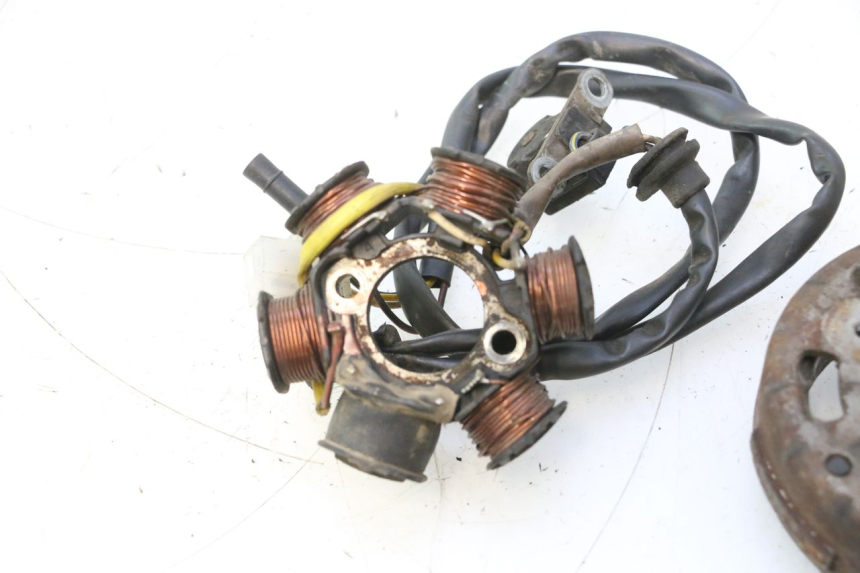 photo de ROTOR ESTATOR PEUGEOT TREKKER 50 (1995 - 2004) - Vista de perto