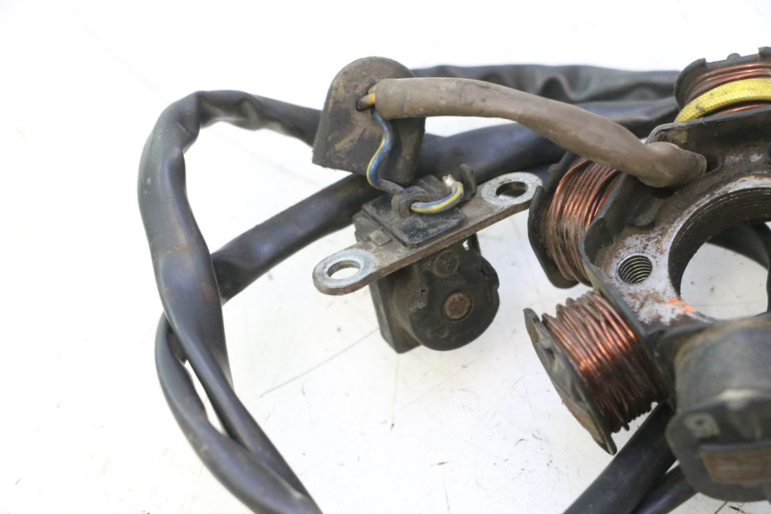 photo de ROTOR ESTATOR PEUGEOT TREKKER 50 (1995 - 2004) - Pontos de fixação