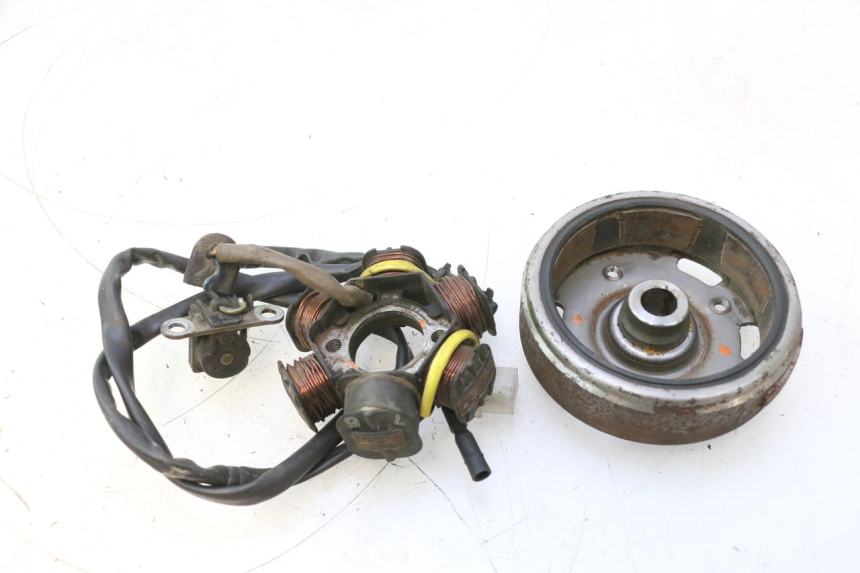 photo de ROTOR ESTATOR PEUGEOT TREKKER 50 (1995 - 2004) - Estado da superfície