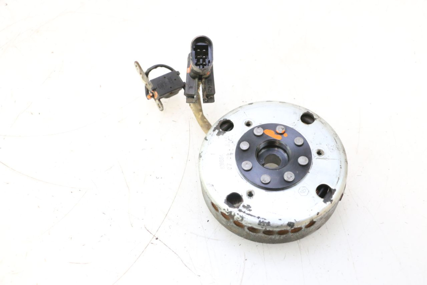 photo de ROTOR ESTATOR PIAGGIO TYPHOON 50 (2000 - 2009) - Detalhe da peça