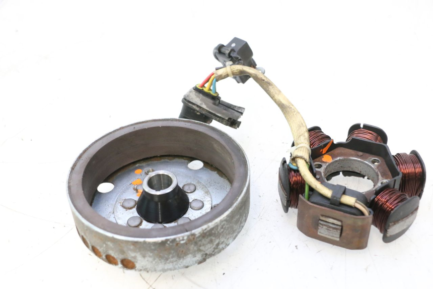 photo de ROTOR ESTATOR PIAGGIO TYPHOON 50 (2000 - 2009) - Pontos de fixação