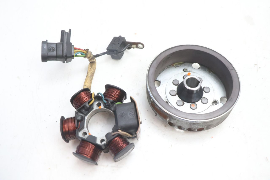 photo de ROTOR ESTATOR PIAGGIO TYPHOON 50 (2000 - 2009) - Detalhe da peça