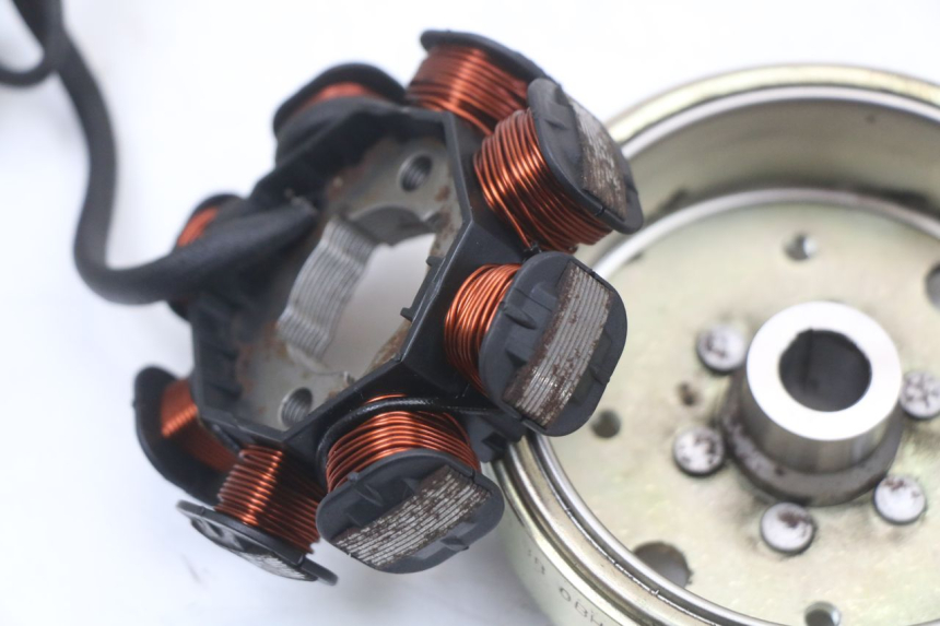 photo de ROTOR ESTATOR BEELINE VELOCE 4T 50 (2011 - 2020) - Pontos de fixação