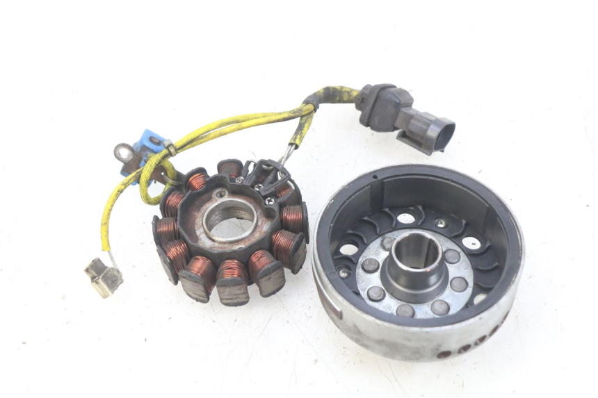 photo de ROTOR ESTATOR PIAGGIO VESPA LXV 125 (2006 - 2009) - Outro ângulo de visão