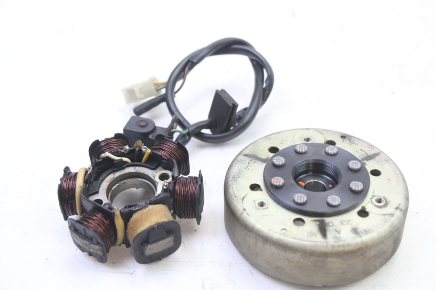 photo de ROTOR ESTATOR PEUGEOT VIVACITY NEW 2T 50 (2008 - 2017) - Detalhe da peça