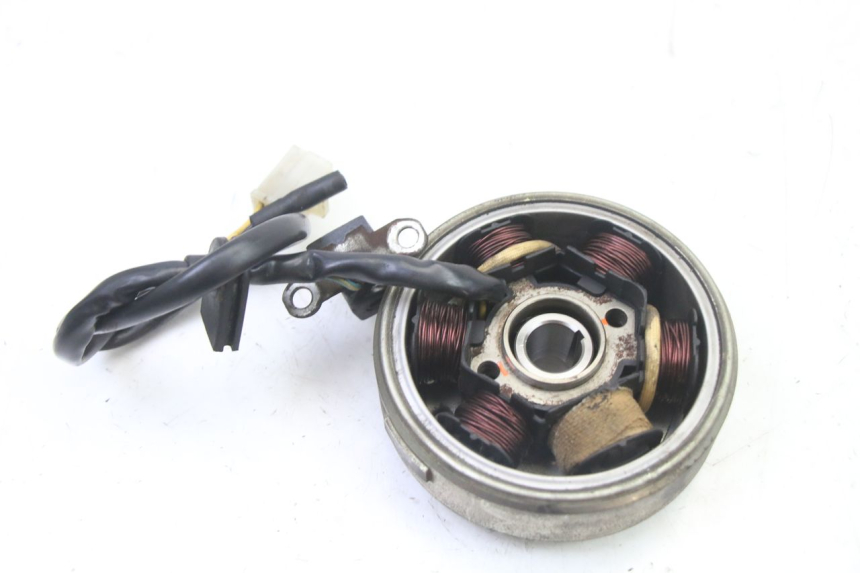 photo de ROTOR ESTATOR PEUGEOT VIVACITY NEW 2T 50 (2008 - 2017) - Outro ângulo de visão