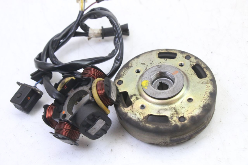 photo de ROTOR ESTATOR PEUGEOT VIVACITY 50 (2004 - 2009) - Detalhe da peça