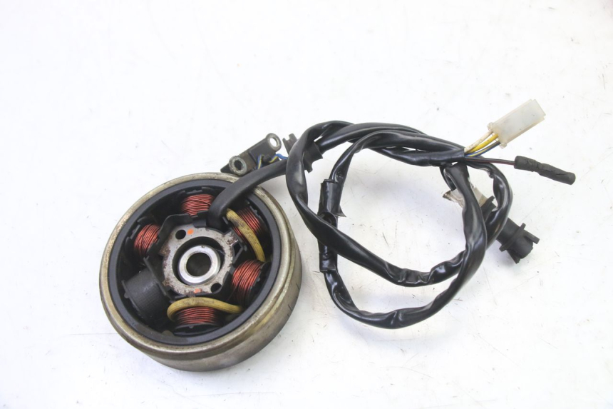 photo de ROTOR ESTATOR PEUGEOT VIVACITY 50 (2004 - 2009) - Outro ângulo de visão