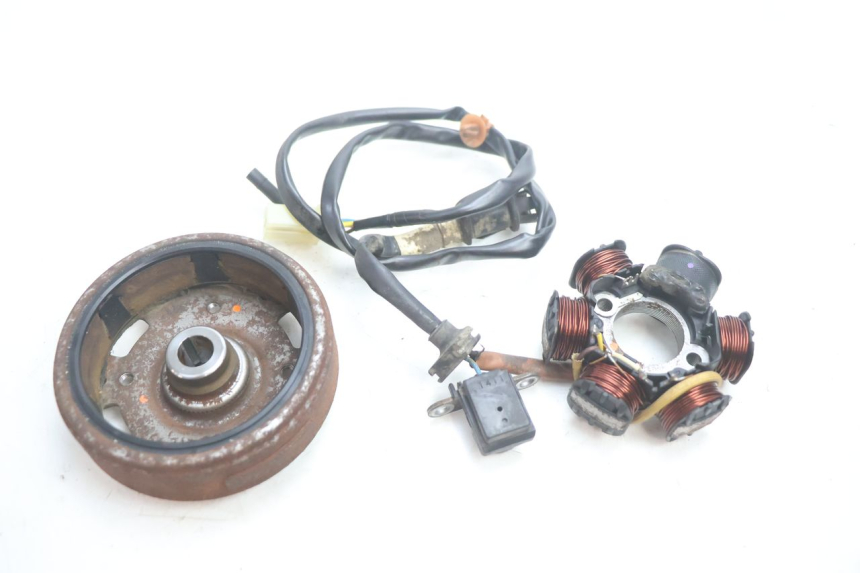 photo de ROTOR ESTATOR PEUGEOT VIVACITY 50 (1998 - 2003) - Detalhe da peça