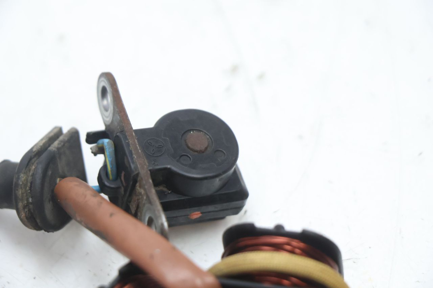 photo de ROTOR ESTATOR PEUGEOT VIVACITY 50 (1998 - 2003) - Pontos de fixação