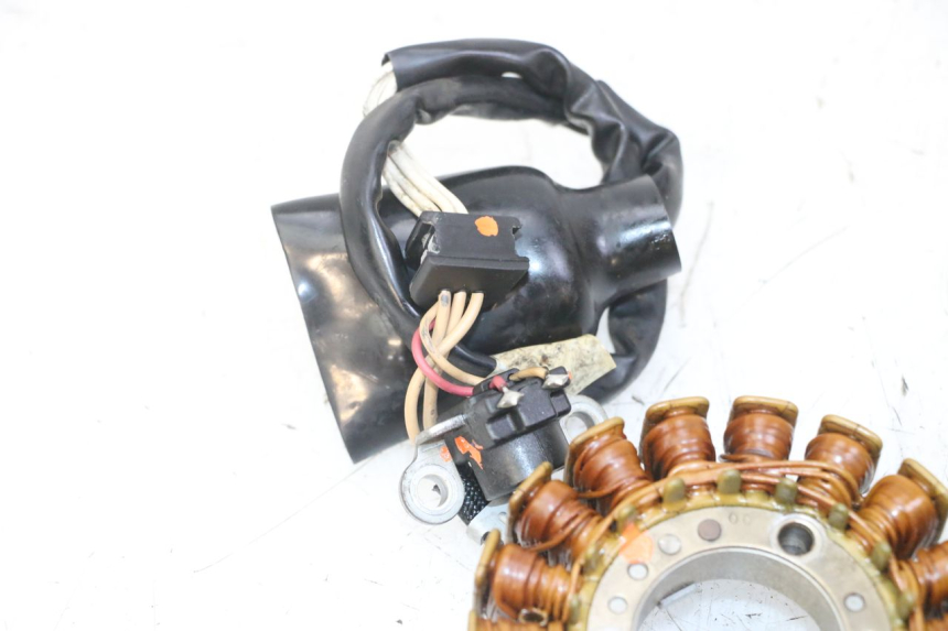 photo de ROTOR ESTATOR YAMAHA XMAX X-MAX 125 (2006 - 2009) - Estado da superfície