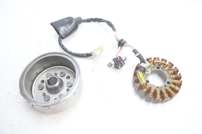 photo de ROTOR ESTATOR YAMAHA XMAX X-MAX 125 (2006 - 2009) - Detalhe da peça