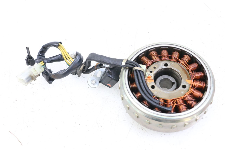 photo de ROTOR ESTATOR KYMCO XCITING 250 (2006 - 2009) - Outro ângulo de visão