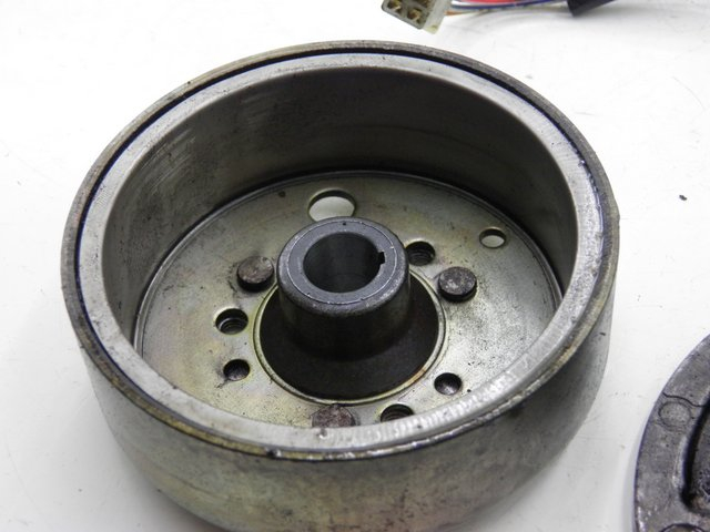 photo de ROTOR ESTATOR YAMAHA YN NEO'S 50 (1997 - 2004) - Zoom do estado de desgaste