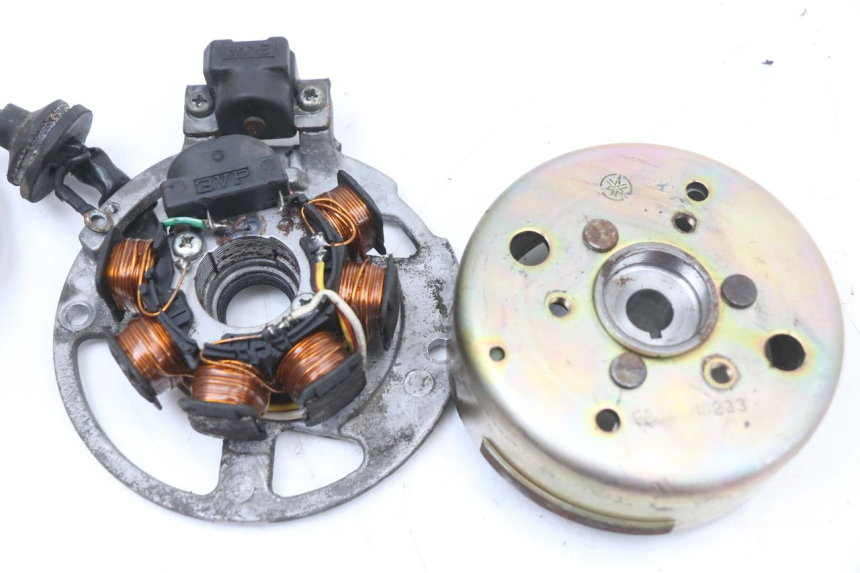 photo de ROTOR ESTATOR YAMAHA YE ZEST 50 (1992 - 1998) - Detalhe da peça