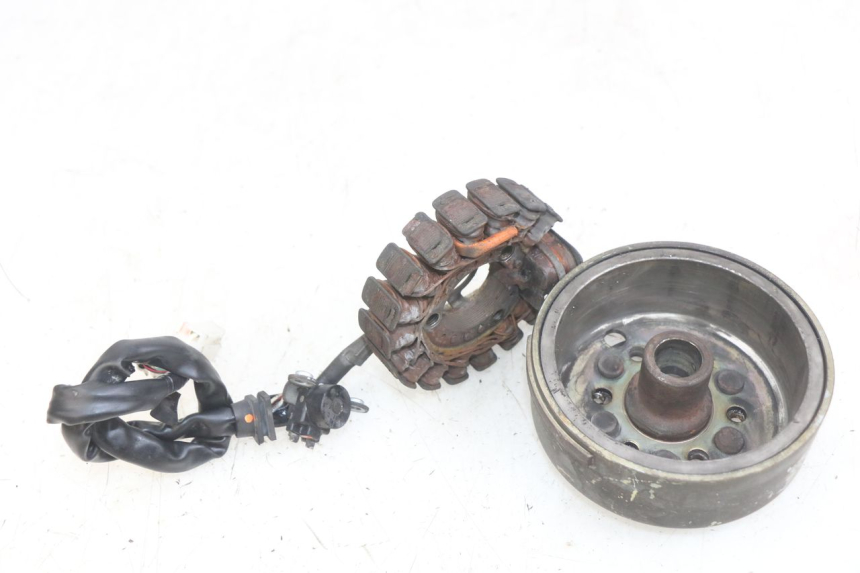 photo de ROTOR ESTATOR YAMAHA YP MAJESTY 125 (1998 - 2001) - Outro ângulo de visão