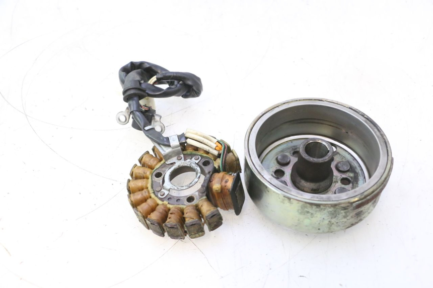 photo de ROTOR ESTATOR YAMAHA YP MAJESTY 125 (1998 - 2001) - Detalhes característicos