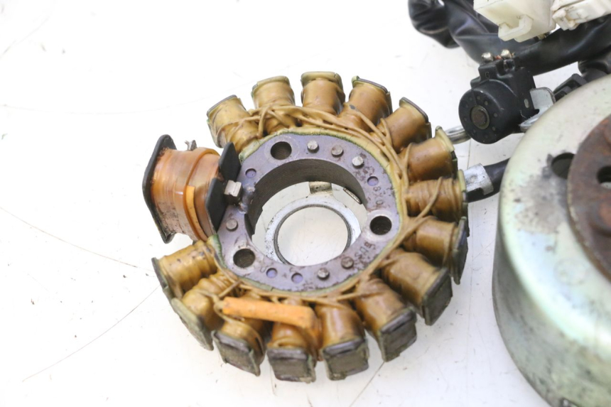 photo de ROTOR ESTATOR YAMAHA YP MAJESTY 125 (1998 - 2001) - Imagem adicional