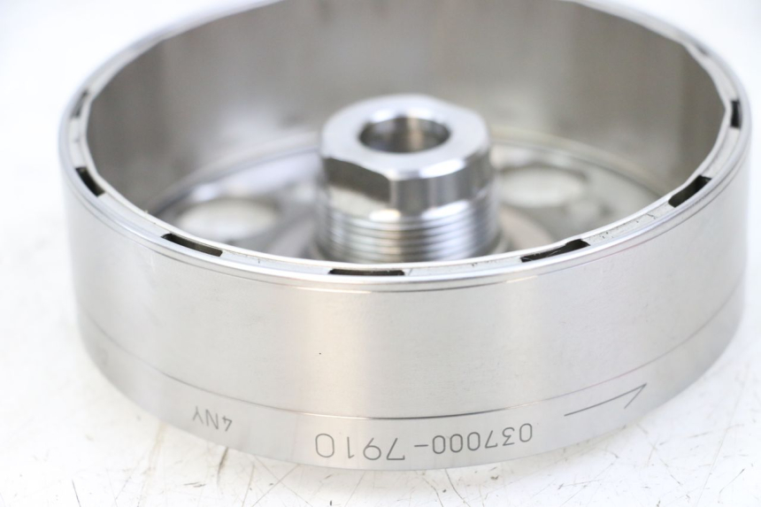 photo de ROTOR SUZUKI GSR 750 (2011 - 2017) - Detalhe da peça