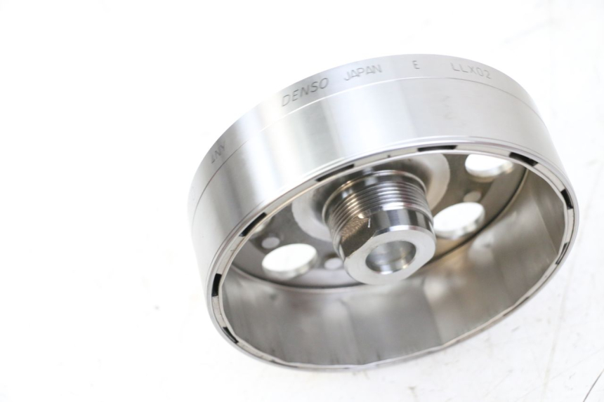 photo de ROTOR SUZUKI GSR 750 (2011 - 2017) - Outro ângulo de visão