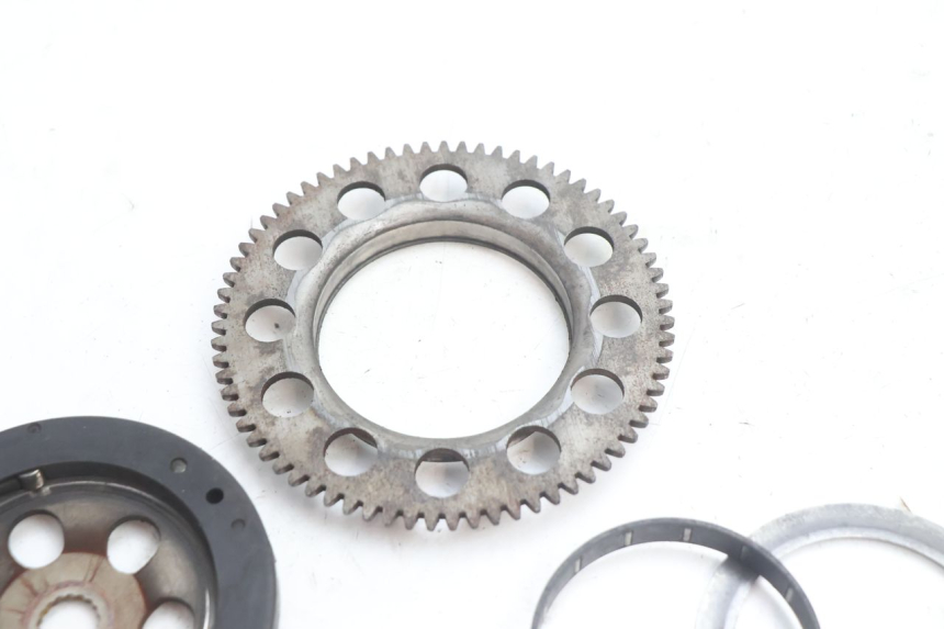 photo de ENGRENAGEM LIVRE DO MOTOR DE ARRANQUE MBK BOOSTER SPIRIT 50 (1996 - 1999) - Pontos de fixação