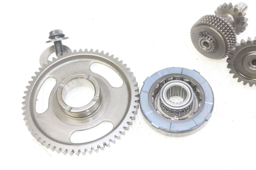 photo de ENGRENAGEM LIVRE DO MOTOR DE ARRANQUE SUZUKI BURGMAN 650 (2002 - 2004) - Detalhe da peça