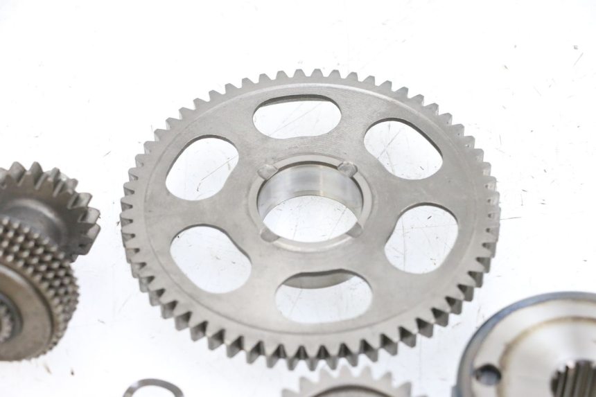 photo de ENGRENAGEM LIVRE DO MOTOR DE ARRANQUE SUZUKI BURGMAN EXECUTIVE ABS 650 (2006 - 2012) - Outro ângulo de visão