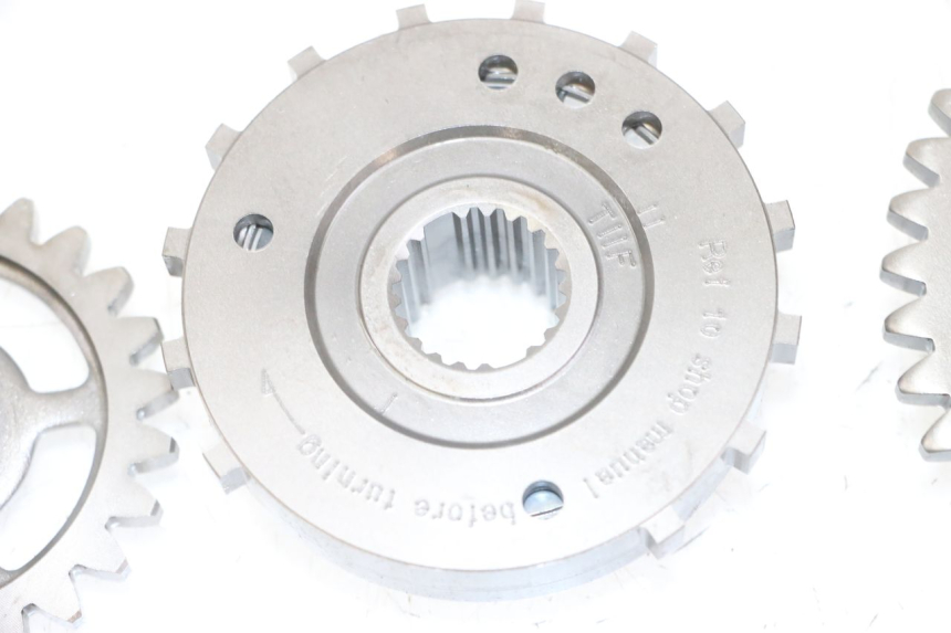 photo de ENGRENAGEM LIVRE DO MOTOR DE ARRANQUE HONDA CB R 1000 (2018 - 2023) - Ampliação técnica