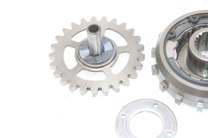photo de ENGRENAGEM LIVRE DO MOTOR DE ARRANQUE HONDA CB R 1000 (2018 - 2023) - Pontos de fixação