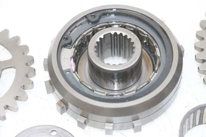 photo de ENGRENAGEM LIVRE DO MOTOR DE ARRANQUE HONDA CB R 1000 (2018 - 2023) - Estado da superfície