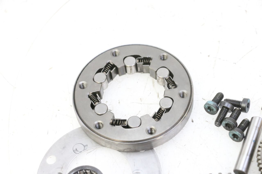 photo de ENGRENAGEM LIVRE DO MOTOR DE ARRANQUE HONDA CBF 125 (2009 - 2015) - Zoom do estado de desgaste