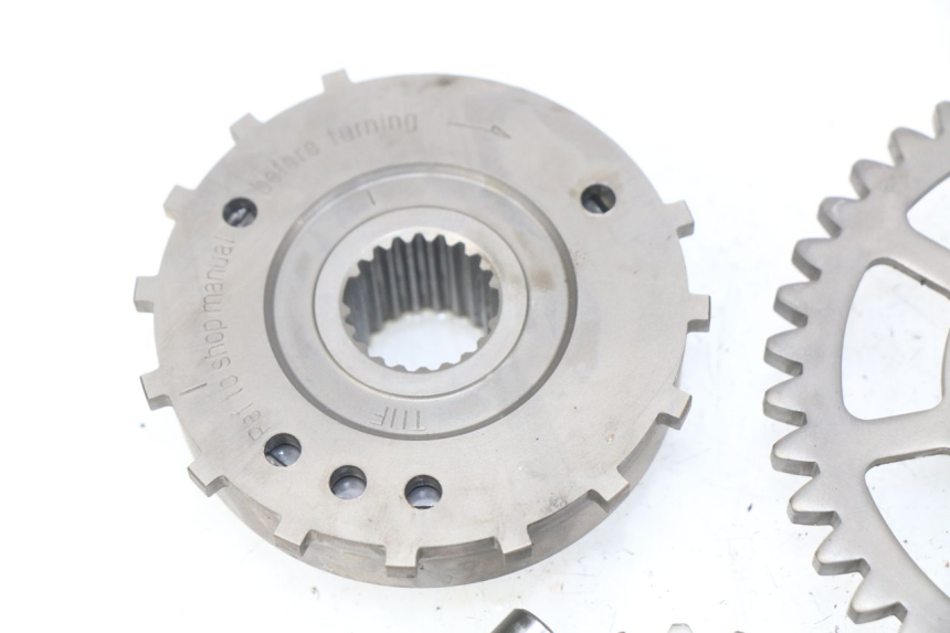 photo de ENGRENAGEM LIVRE DO MOTOR DE ARRANQUE HONDA CBRF CBR-F PC41 600 (2011 - 2013) - Zoom do estado de desgaste
