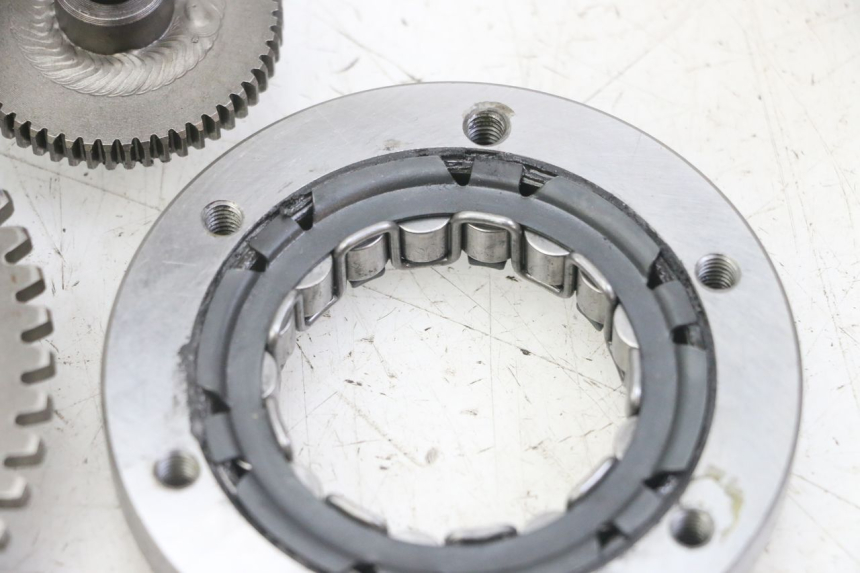 photo de ENGRENAGEM LIVRE DO MOTOR DE ARRANQUE HONDA CRF-F CRF F 110 (2019 - 2022) - Outro ângulo de visão