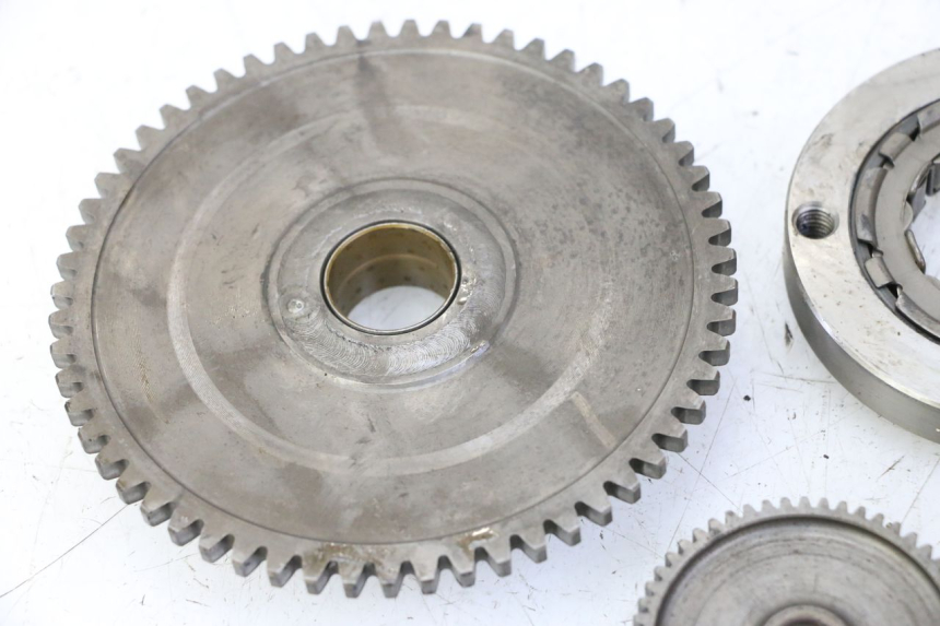 photo de ENGRENAGEM LIVRE DO MOTOR DE ARRANQUE HONDA FES S-WING SWING ABS 125 (2007 - 2015) - Outro ângulo de visão