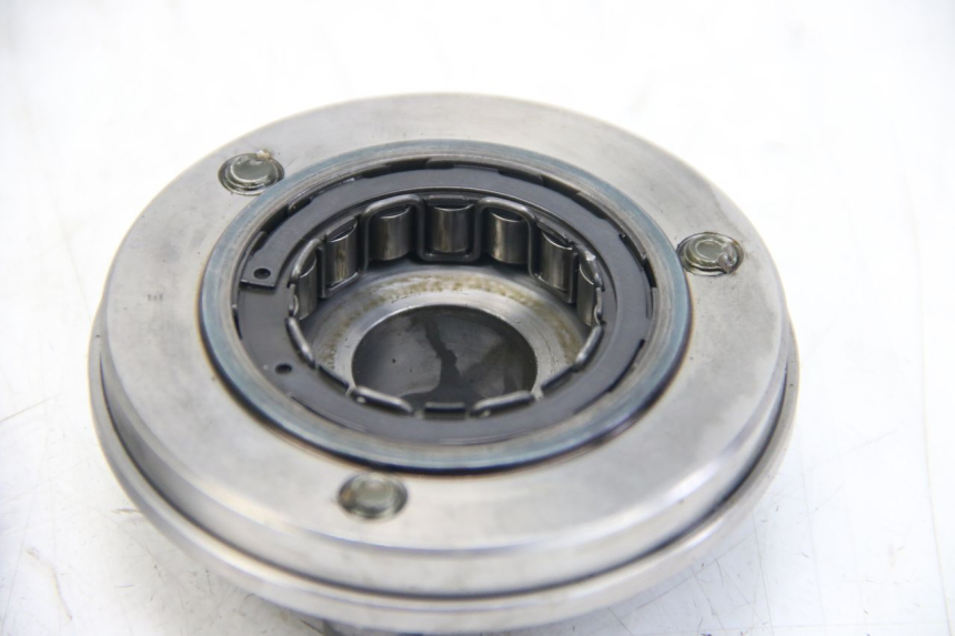 photo de ENGRENAGEM LIVRE DO MOTOR DE ARRANQUE YAMAHA FZS FAZER 600 (2001 - 2003) - Zoom do estado de desgaste