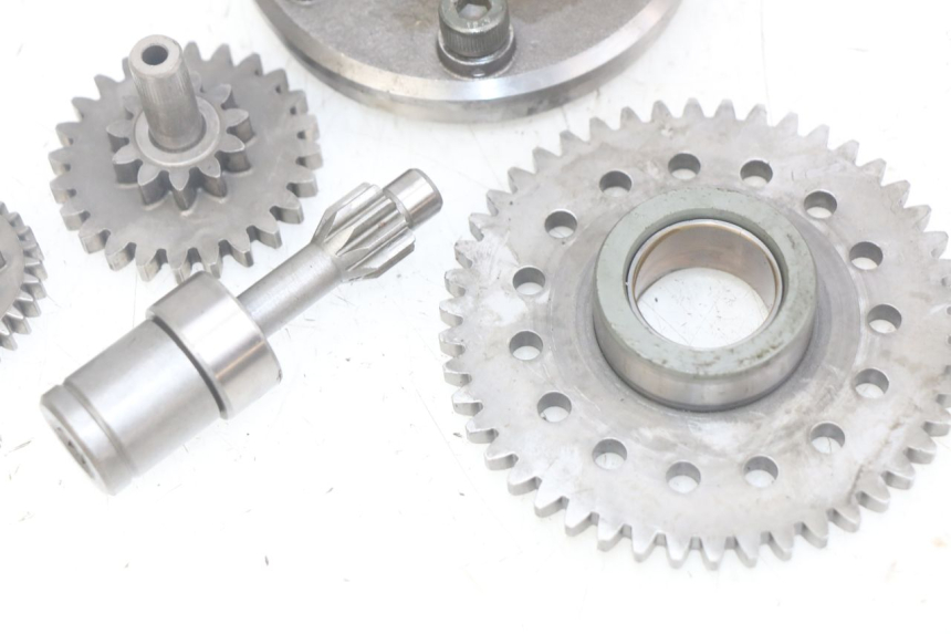 photo de ENGRENAGEM LIVRE DO MOTOR DE ARRANQUE YAMAHA FZS FAZER 600 (1998 - 2001) - Pontos de fixação