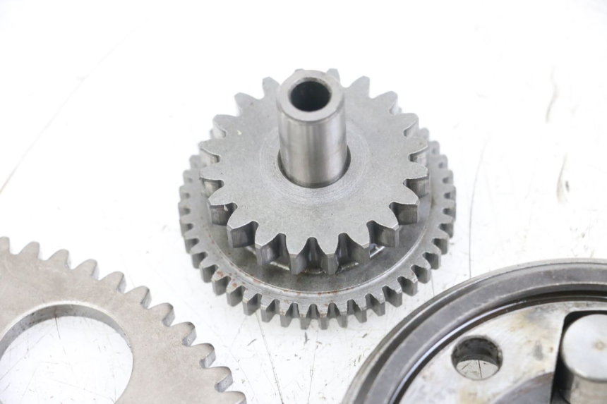 photo de ENGRENAGEM LIVRE DO MOTOR DE ARRANQUE SUZUKI GSX E 250 (1982 - 1983) - Ampliação técnica