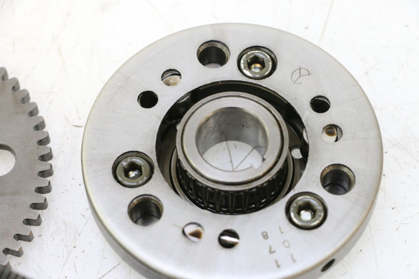 photo de RODA LIVRE DE PARTIDA SYM MIO 50 (2005 - 2010) - Pontos de fixação