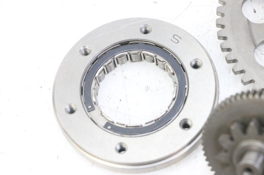 photo de ENGRENAGEM LIVRE DO MOTOR DE ARRANQUE PIAGGIO MP3 LT 300 (2010 - 2016) - Pontos de fixação