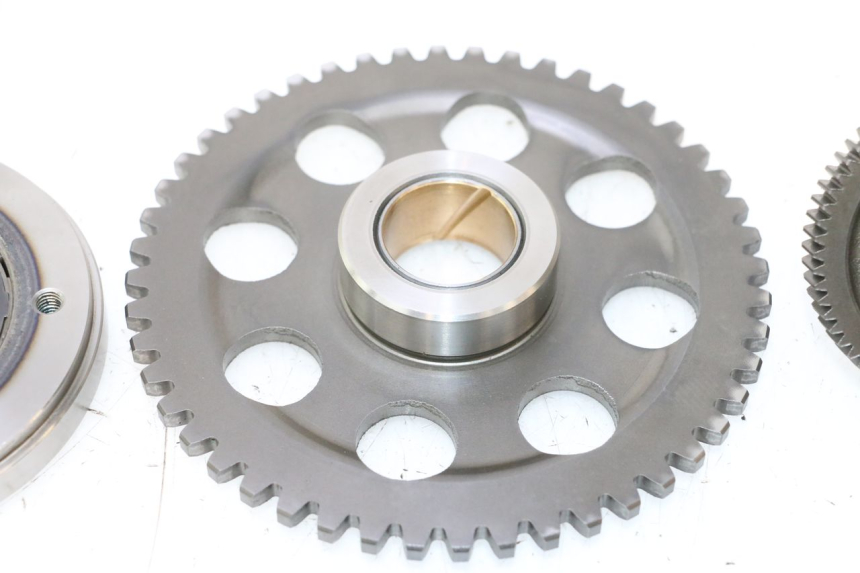 photo de ENGRENAGEM LIVRE DO MOTOR DE ARRANQUE PIAGGIO MP3 LT 300 (2010 - 2016) - Pontos de fixação