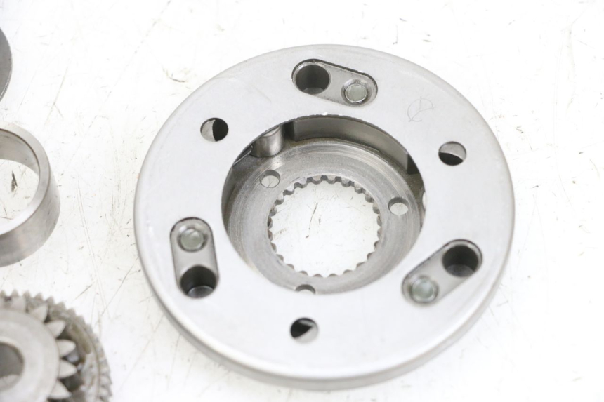 photo de ENGRENAGEM LIVRE DO MOTOR DE ARRANQUE YAMAHA NEOS NEO'S 4T 50 (2008 - 2016) - Pontos de fixação