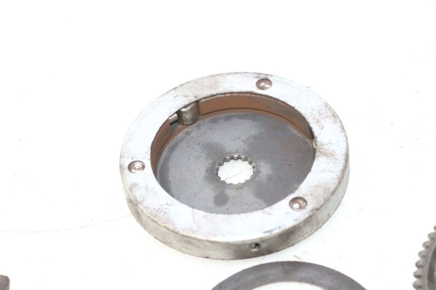 photo de ENGRENAGEM LIVRE DO MOTOR DE ARRANQUE KEEWAY RY6 2T 50 (2011 - 2019) - Ampliação técnica