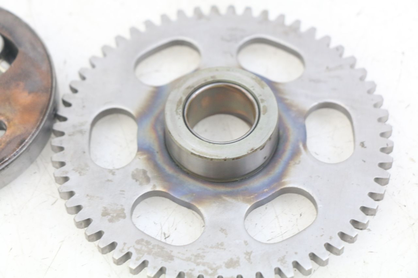 photo de ENGRENAGEM LIVRE DO MOTOR DE ARRANQUE YAMAHA SR 125 (1982 - 2003) - Outro ângulo de visão
