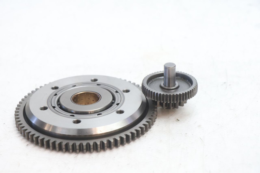 photo de ENGRENAGEM LIVRE DO MOTOR DE ARRANQUE SUZUKI SV S 650 (1999 - 2002) - Detalhe da peça