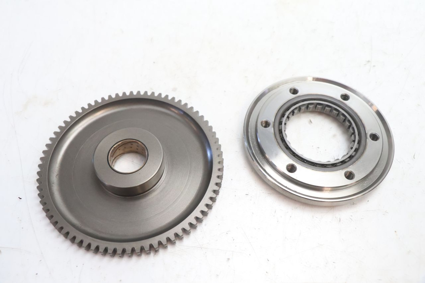 photo de ENGRENAGEM LIVRE DO MOTOR DE ARRANQUE SUZUKI SV S 650 (1999 - 2002) - Outro ângulo de visão
